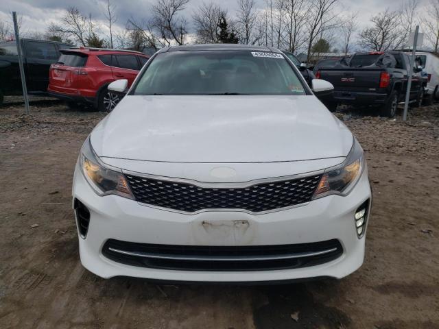 5XXGT4L3XJG236741 - 2018 KIA OPTIMA LX WHITE photo 5