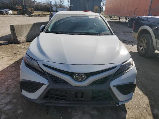 4T1G11AK5PU161265 - 2023 TOYOTA CAMRY SE NIGHT SHADE WHITE photo 5