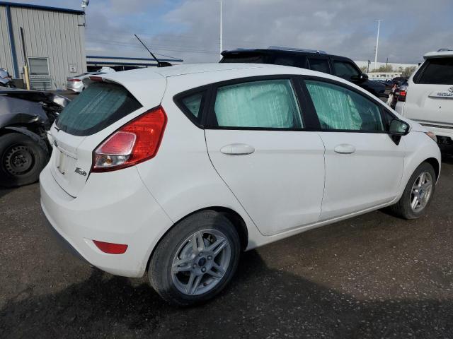 3FADP4EJ1JM110727 - 2018 FORD FIESTA SE WHITE photo 3