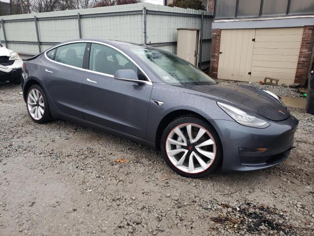 5YJ3E1EA4JF019983 - 2018 TESLA MODEL 3 CHARCOAL photo 4