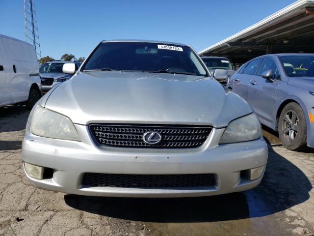 JTHBD192720063508 - 2002 LEXUS IS 300 SILVER photo 5