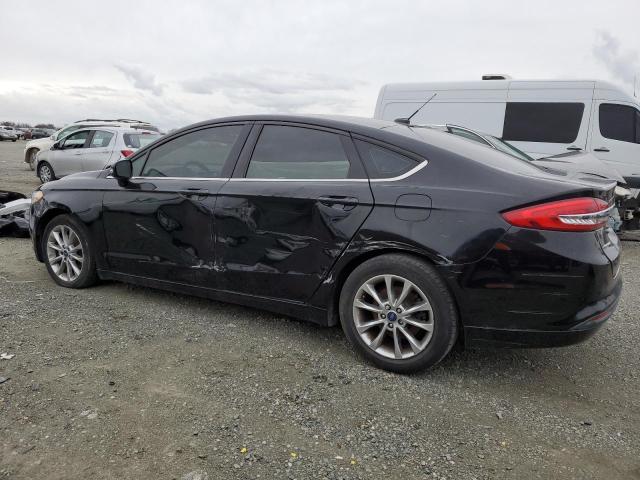 3FA6P0H75HR370529 - 2017 FORD FUSION SE BLACK photo 2