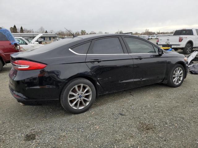 3FA6P0H75HR370529 - 2017 FORD FUSION SE BLACK photo 3