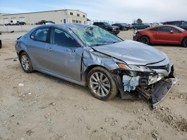 4T1C11AK9LU365589 - 2020 TOYOTA CAMRY LE SILVER photo 4