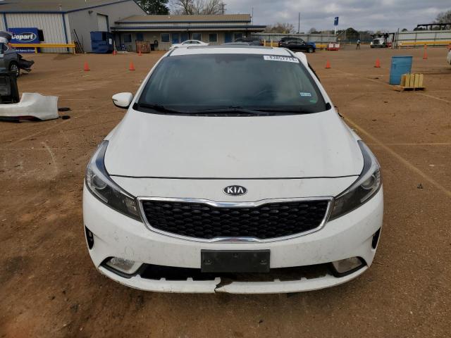 3KPFL4A73JE283006 - 2018 KIA FORTE LX WHITE photo 5