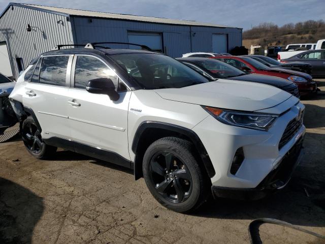 JTMEWRFV5KJ003176 - 2019 TOYOTA RAV4 XSE WHITE photo 4