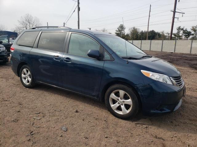 5TDKK3DC2CS250091 - 2012 TOYOTA SIENNA LE BLUE photo 4