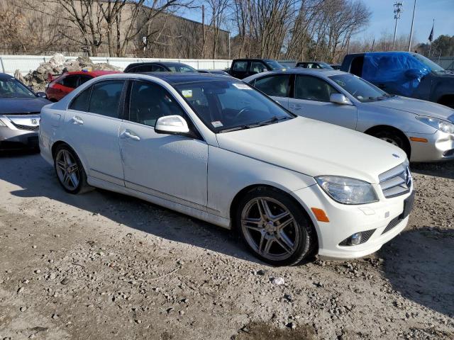 WDDGF54X89R069650 - 2009 MERCEDES-BENZ C 300 WHITE photo 4