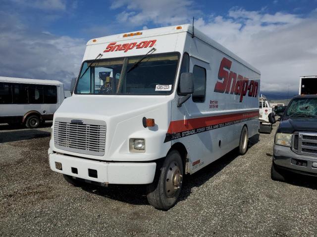 4UZAARBW62CK28783 - 2002 FREIGHTLINER CHASSIS M LINE WALK-IN VAN WHITE photo 2