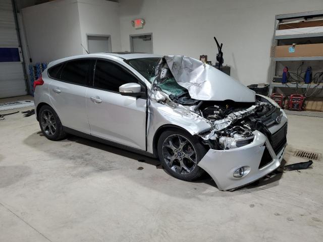 1FADP3K29EL297763 - 2014 FORD FOCUS SE SILVER photo 4