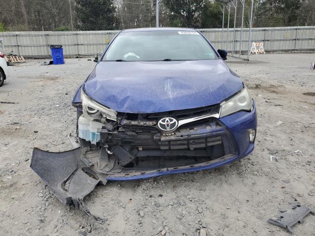 4T1BF1FK4GU606339 - 2016 TOYOTA CAMRY LE BLUE photo 5