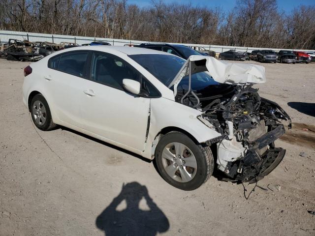 3KPFK4A70HE039634 - 2017 KIA FORTE LX WHITE photo 4