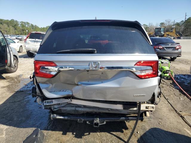 5FNRL6H85JB014507 - 2018 HONDA ODYSSEY TOURING SILVER photo 6