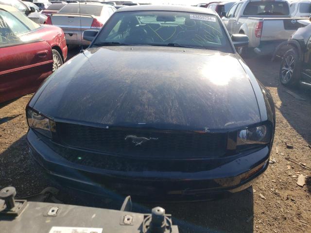 1ZVFT80N465157552 - 2006 FORD MUSTANG BLACK photo 5