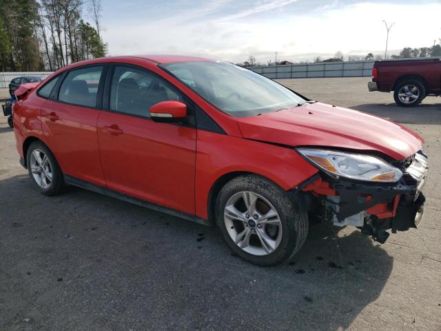 1FADP3F28EL147332 - 2014 FORD FOCUS SE RED photo 4