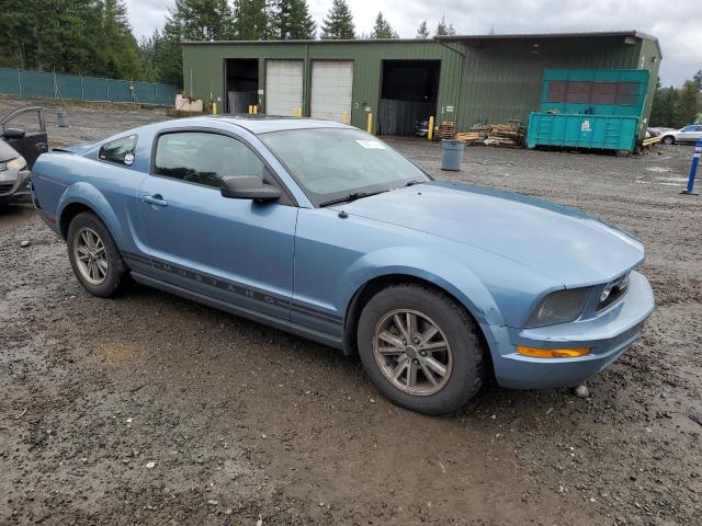 1ZVFT80N355257060 - 2005 FORD MUSTANG BLUE photo 4