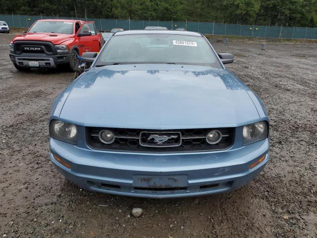 1ZVFT80N355257060 - 2005 FORD MUSTANG BLUE photo 5