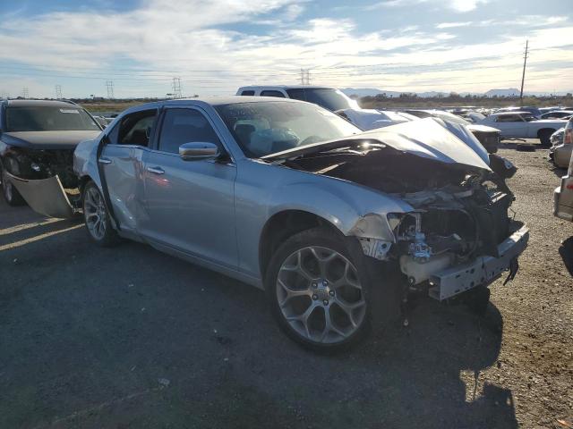 2C3CCAPTXKH679028 - 2019 CHRYSLER 300C SILVER photo 4