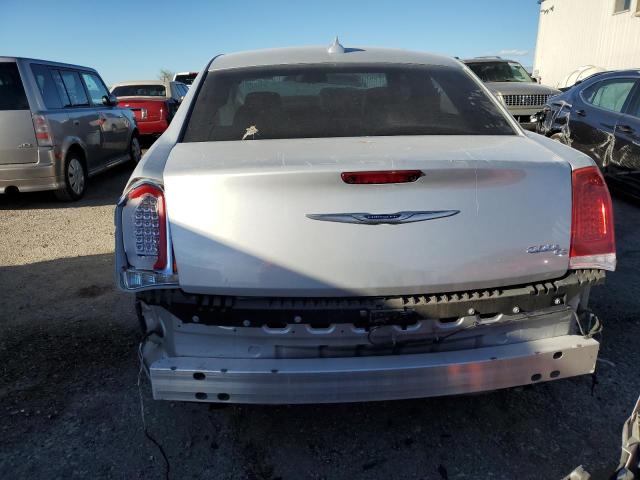 2C3CCAPTXKH679028 - 2019 CHRYSLER 300C SILVER photo 6