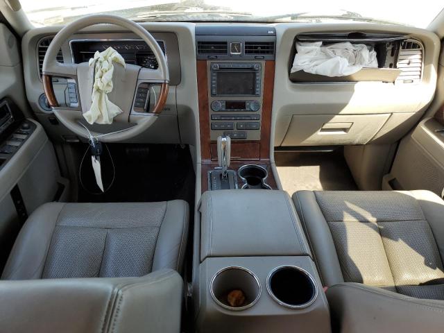 5LMJJ2J50BEJ03263 - 2011 LINCOLN NAVIGATOR 白色 照片 8