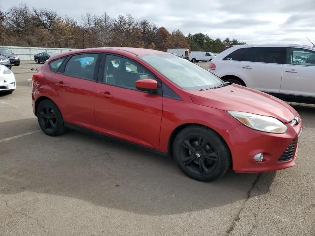 1FAHP3K20CL124762 - 2012 FORD FOCUS SE RED photo 4
