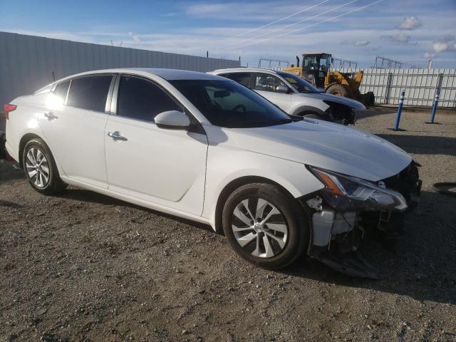 1N4BL4BV6MN367595 - 2021 NISSAN ALTIMA S WHITE photo 4