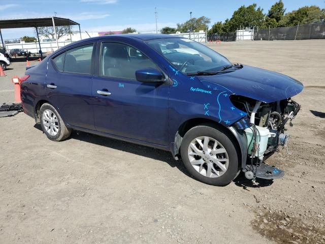 3N1CN7AP5JL844786 - 2018 NISSAN VERSA S BLUE photo 4