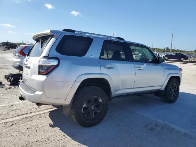 JTEZU5JR5K5192247 - 2019 TOYOTA 4RUNNER SR5 SILVER photo 3