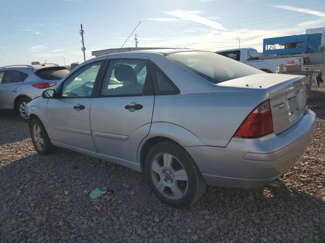 1FAHP34N86W215580 - 2006 FORD FOCUS ZX4 SILVER photo 2