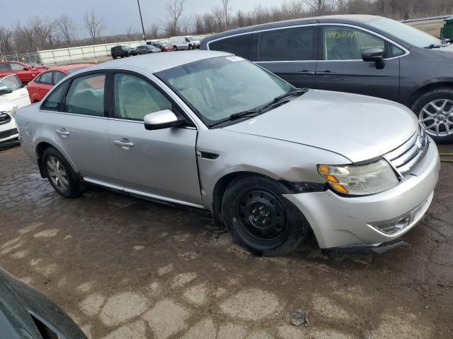 1FAHP24W99G107972 - 2009 FORD TAURUS SEL SILVER photo 4