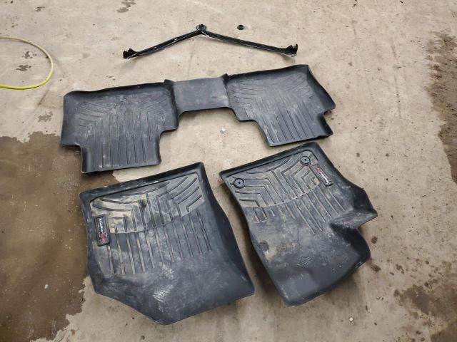 1V26E2CA6LC213810 - 2020 VOLKSWAGEN ATLAS CROS SE Белый фото 12