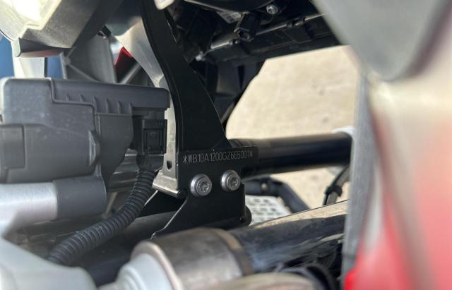 WB10A1200GZ665001 - 2016 BMW R1200 GS ADVENTURE RED photo 10