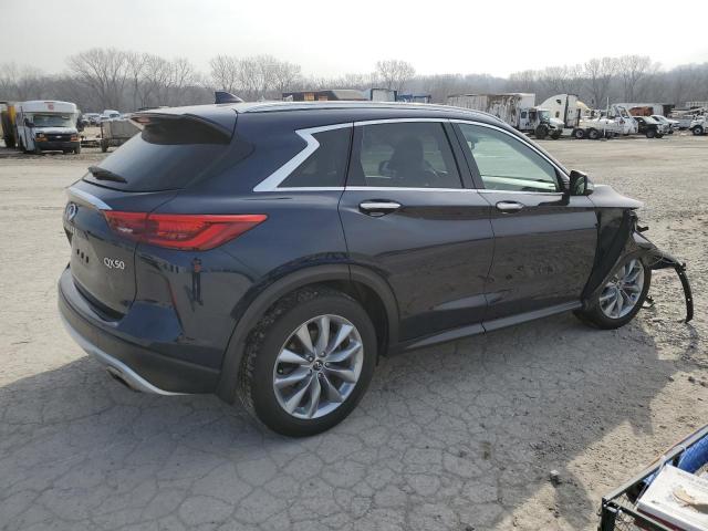 3PCAJ5M30KF141612 - 2019 INFINITI QX50 ESSENTIAL BLUE photo 3