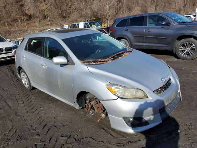 2T1LE40E69C008320 - 2009 TOYOTA MATRIX S Արծաթագույն լուսանկար 4