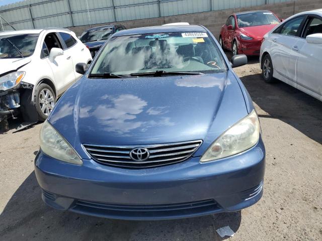 4T1BE32K85U629978 - 2005 TOYOTA CAMRY LE BLUE photo 5