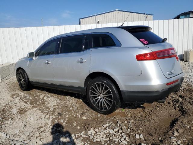 2LMHJ5AT7DBL56505 - 2013 LINCOLN MKT SILVER photo 2