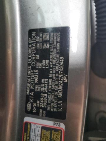 KNDJN2A27H7430449 - 2017 KIA SOUL GRAY photo 13