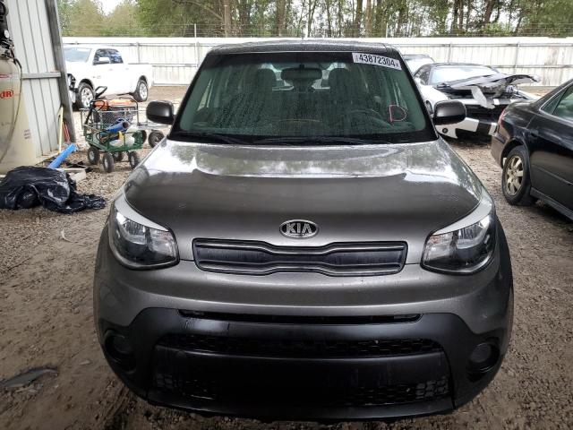 KNDJN2A27H7430449 - 2017 KIA SOUL GRAY photo 5