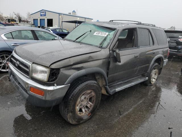 1996 TOYOTA 4RUNNER SR5, 