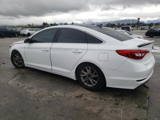 5NPE24AF4HH528343 - 2017 HYUNDAI SONATA SE WHITE photo 2