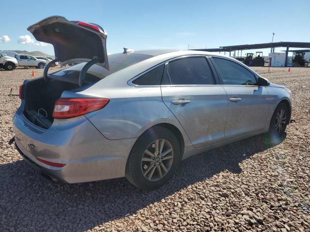 5NPE24AF1HH539977 - 2017 HYUNDAI SONATA SE SILVER photo 3