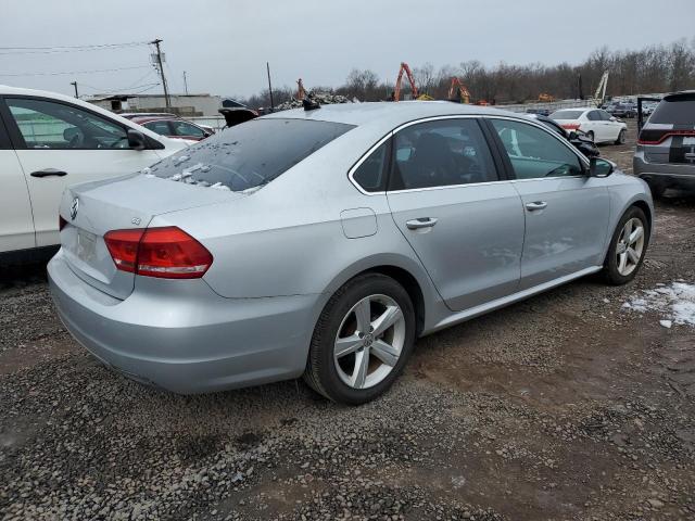 1VWBP7A39CC008328 - 2012 VOLKSWAGEN PASSAT SE 银色 照片 3