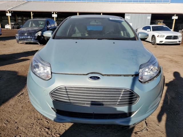 1FADP3R4XEL363289 - 2014 FORD FOCUS BEV BLUE photo 5