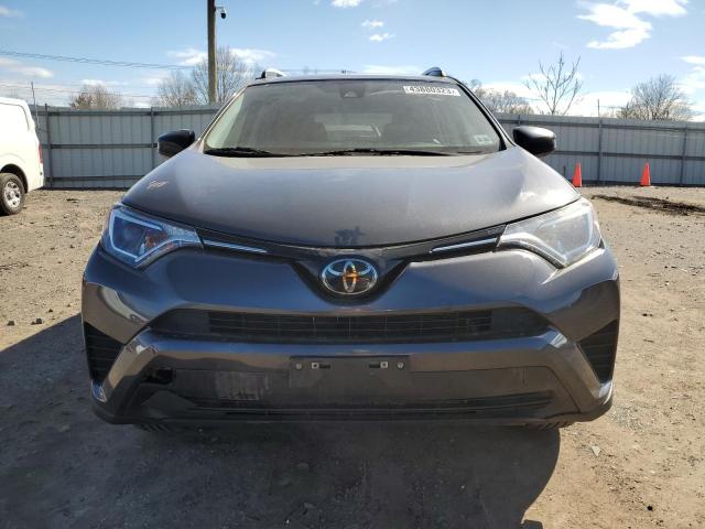 JTMBFREV9JJ207773 - 2018 TOYOTA RAV4 LE Сұр фото 5