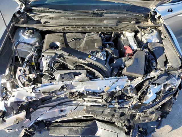 4T1T11AK5NU626526 - 2022 TOYOTA CAMRY SE SILVER photo 11