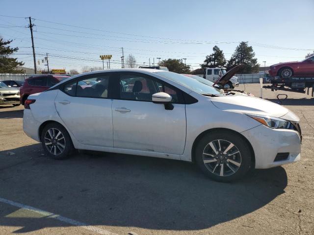 3N1CN8EV4ML868922 - 2021 NISSAN VERSA SV WHITE photo 4