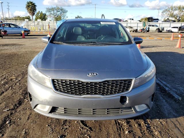 3KPFL4A89JE178222 - 2018 KIA FORTE EX SILVER photo 5