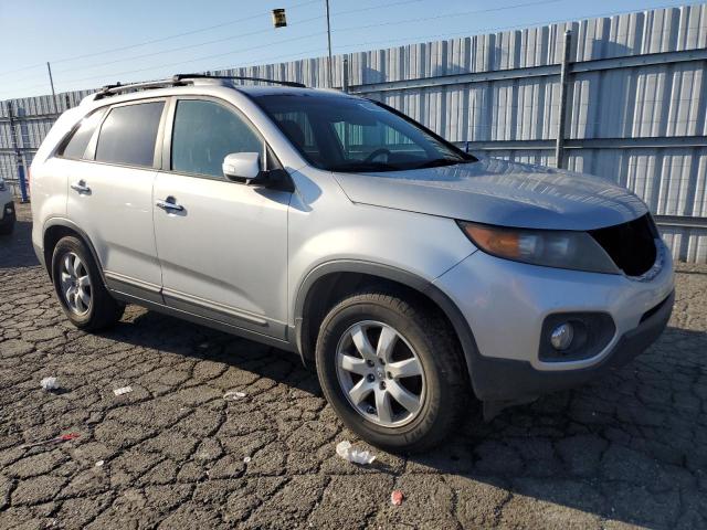 5XYKT4A28DG333344 - 2013 KIA SORENTO LX SILVER photo 4