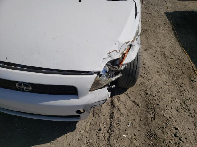 JTKDE167X80231697 - 2008 TOYOTA SCION TC 白色 照片 9