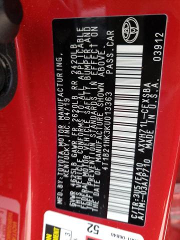 4T1B21HK3KU013363 - 2019 TOYOTA CAMRY HYBRID RED photo 12